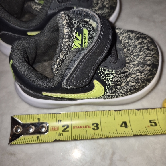 Cute Nike Kids Flex Contact Gray/Green Neon Low Top Lace Up Sneaker Shoes Sz 4C - Picture 4 of 4